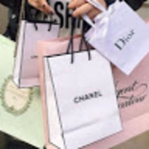 Meet your Posher, Stacy